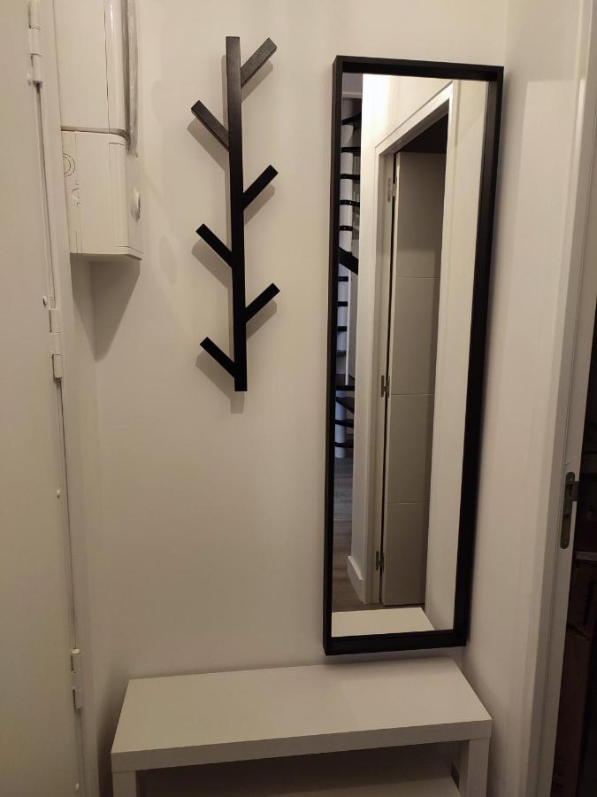 Ferienwohnung La Vie En Blanc Et Noir Maisons-Laffitte Exterior foto
