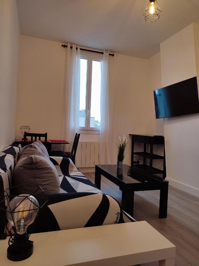 Ferienwohnung La Vie En Blanc Et Noir Maisons-Laffitte Exterior foto